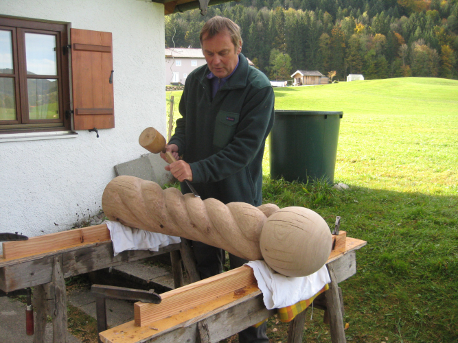 Geiserstanger Hubert-Ball auf fünf Fingern roh