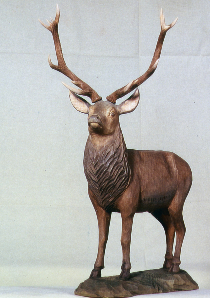 Holzschnitzer-hirsch-2